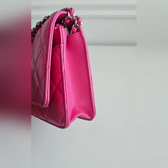 Chanel Pink Quilted Wallet-on-chain - Picture 4 of 13